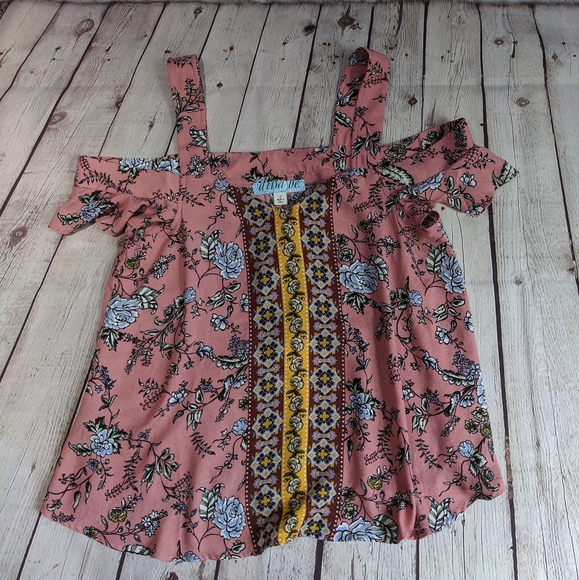 dina be Tops - Dina Be Cold Shoulder Shirt Small